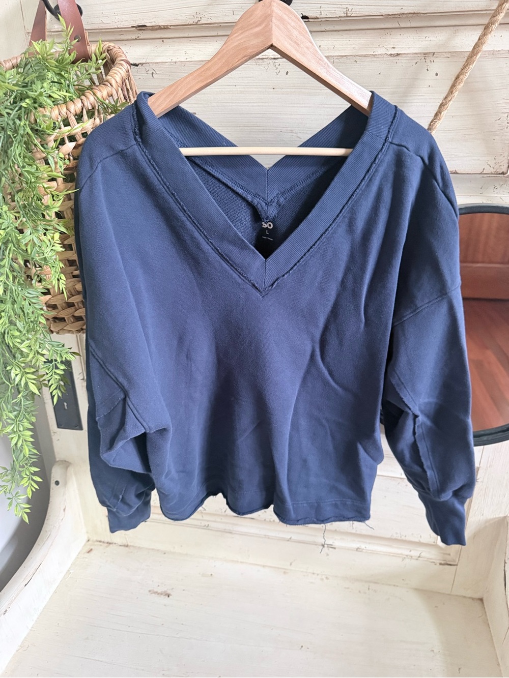 SO Navy V-Neck Pullover